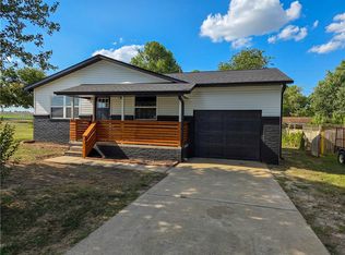 412 W Swallow Cir, Fayetteville, AR 72704