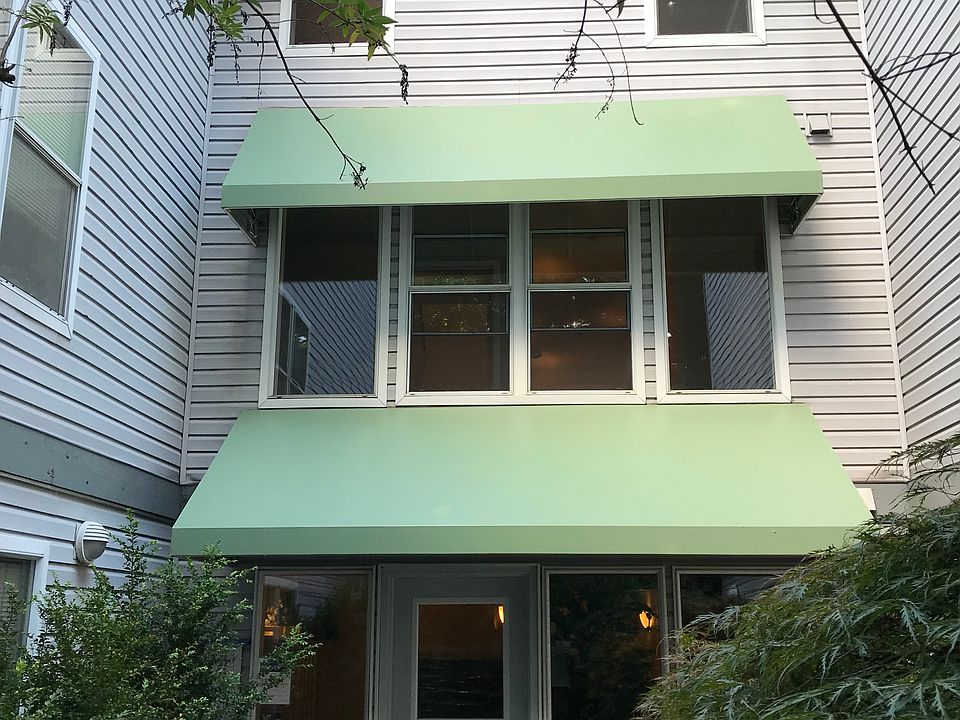 1st image of 132 24th Ave E APT 204