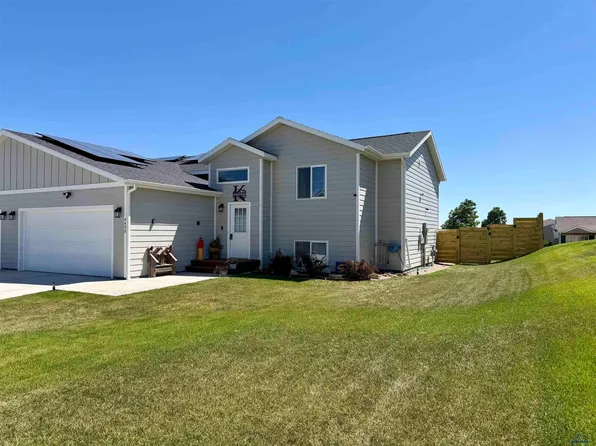 4450 Misty Woods Ln, Rapid City, SD 57701