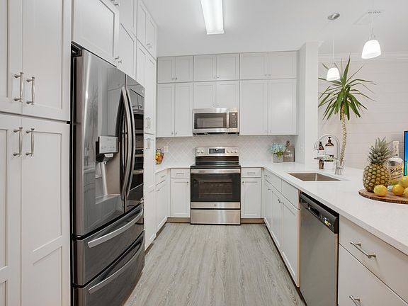 5th image of 395 Twin Lakes Ln #395