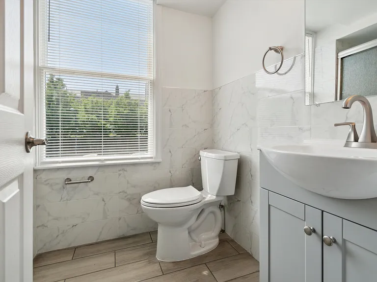 152 Nassau St #22 — Photo 9