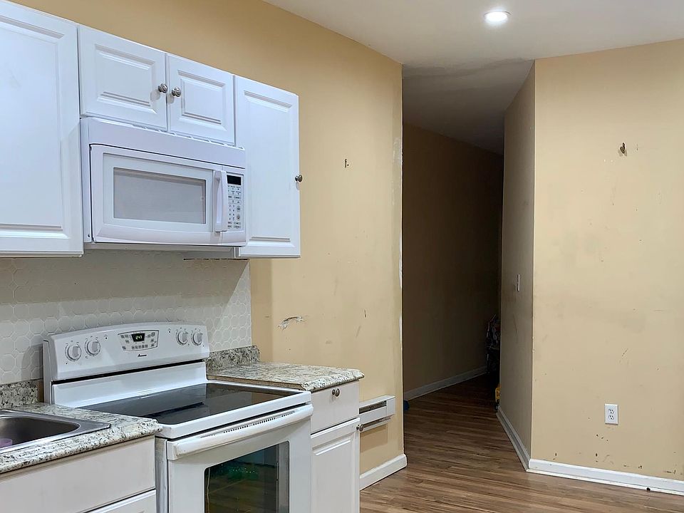2nd image of 3228 N Newkirk St Floor 1