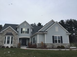 N24W27270 Arlington Ct, Pewaukee, WI 53072