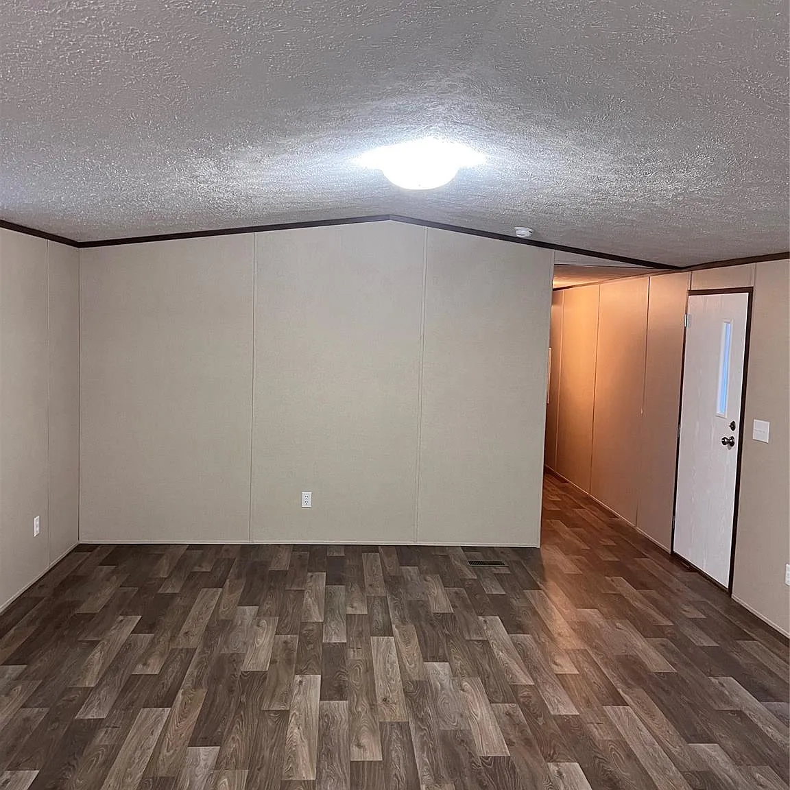 3 bed, 2.0 bath, 1140 sqft, $1,250 — Photo 3