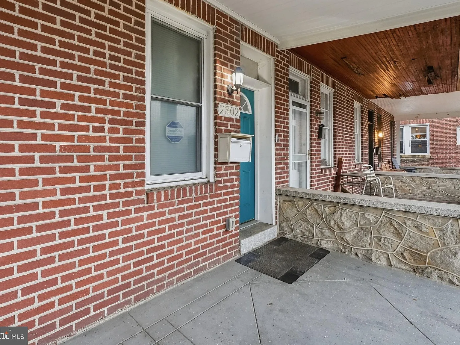 4 bed, 3.5 bath, 2351 sqft, $3,000 — Photo 2