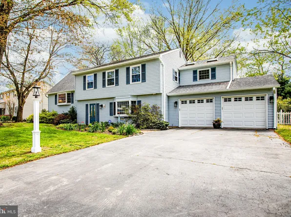 26 Arrowwood Dr, Hamilton, NJ 08690