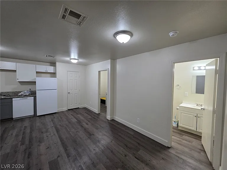 3412 Townhouse Dr — Photo 6
