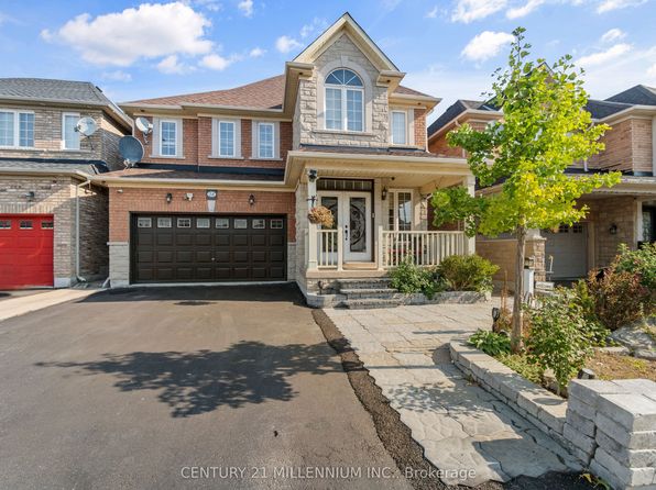 28 Powell Dr, Brampton, ON L6R 0L1