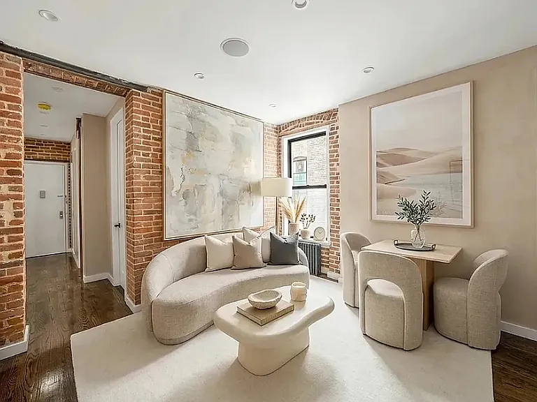 224 8th Ave #4B — Photo 2