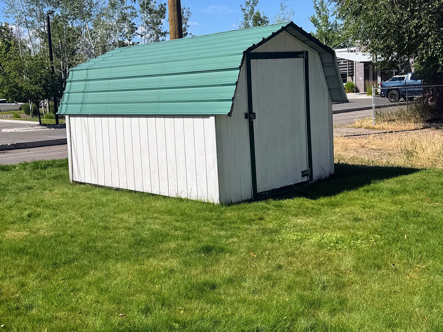 3 bed, 1000 sqft, $2,150 — Photo 2