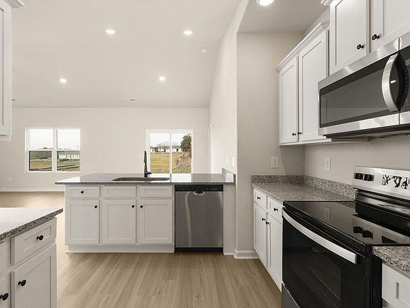 5th image of 200 Independence Ln