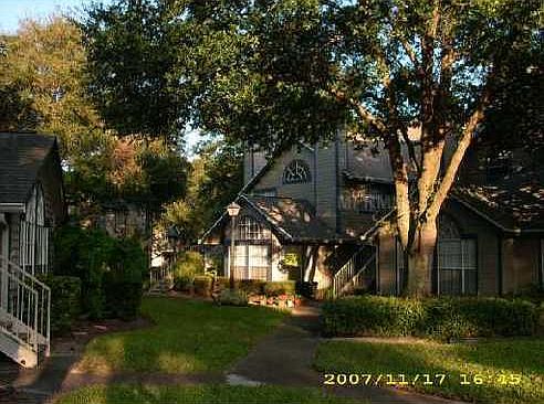 4th image of 962 Newcastle Cir APT 104