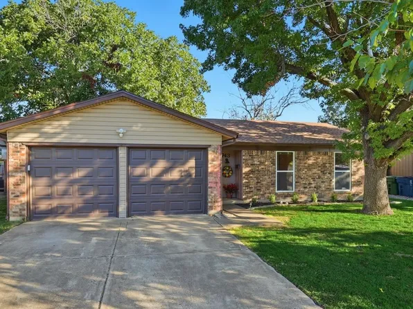 743 Idlewilde Dr, Lewisville, TX 75067