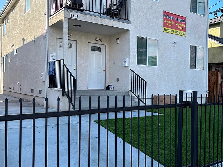 4327 Honduras St — Photo 2