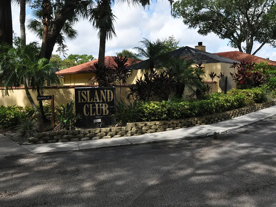 5057 Maui Cir