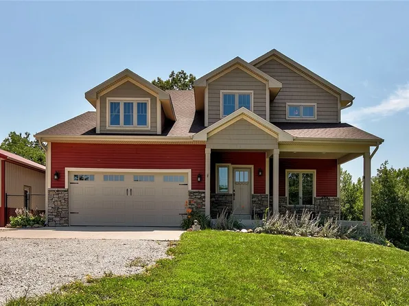 8737 43rd Ln, Prole, IA 50229