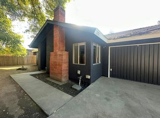 1711 E Paradise Ave, Visalia, CA 93292