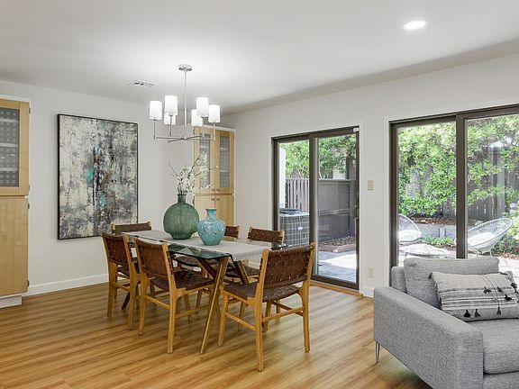 5th image of 2471 Sharon Oaks Dr