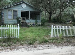 105 N Ivy Ave, Florahome, FL 32140