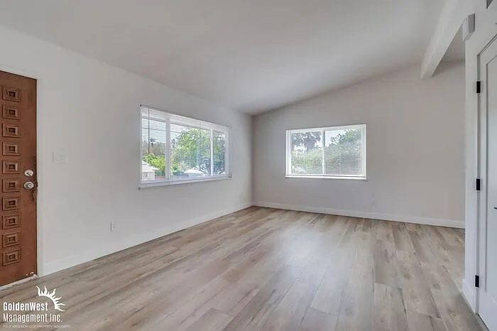 3182 Central Ave — Photo 4