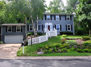 917 Powder Horn Rd, Sun Prairie, WI 53590