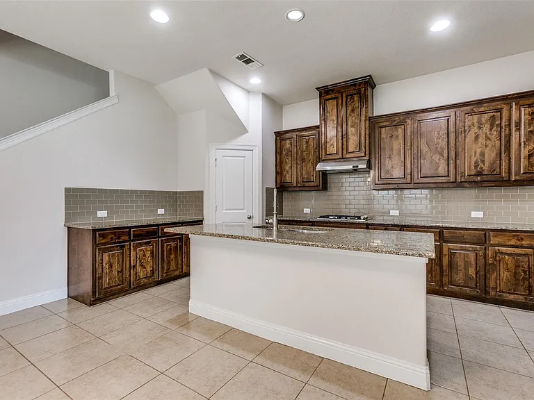 12618 Akenside Rd — Photo 11
