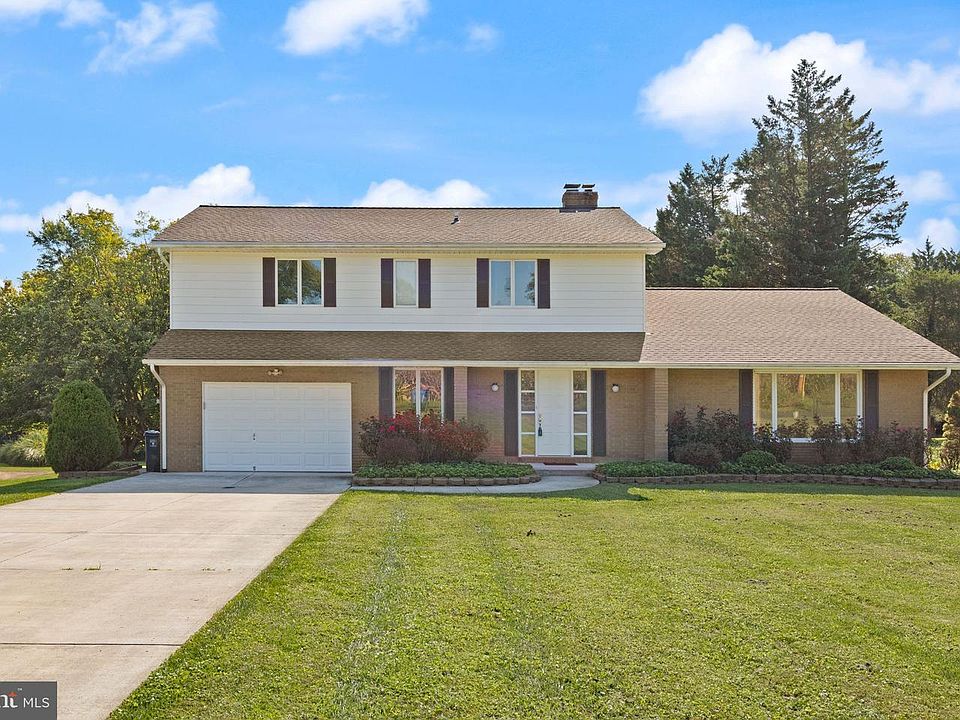 1st image of 333 Quaker Bottom Rd