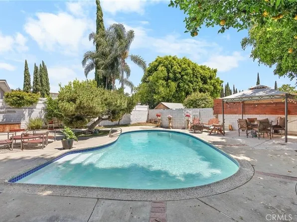 15354 Leadwell St, Van Nuys, CA 91406