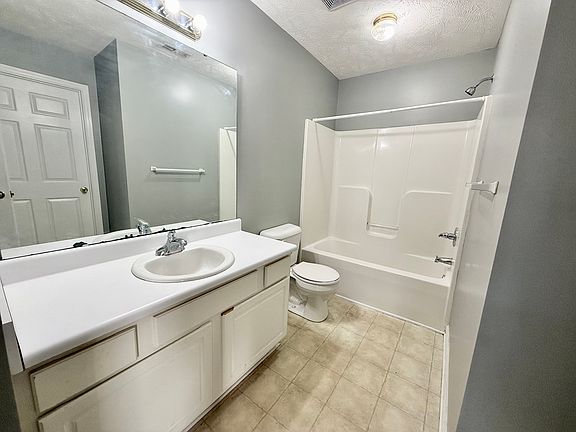 3rd image of 407 Post Ave #A