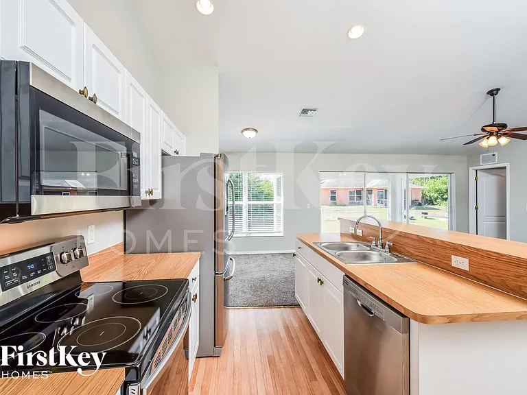 416 Jourferie Rd — Photo 5