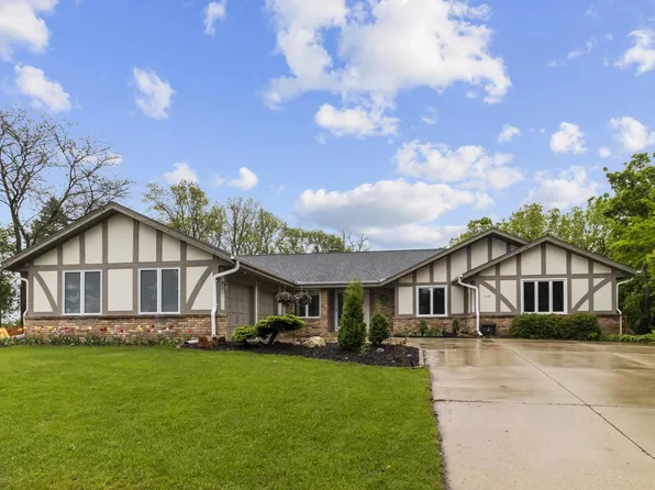 1125 Kinross COURT, West Bend, WI 53095