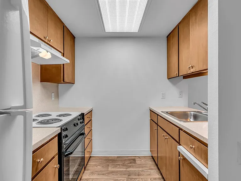 Kingcity Apartments — Photo 46