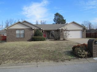 1207 Eric Dr, Paragould, AR 72450