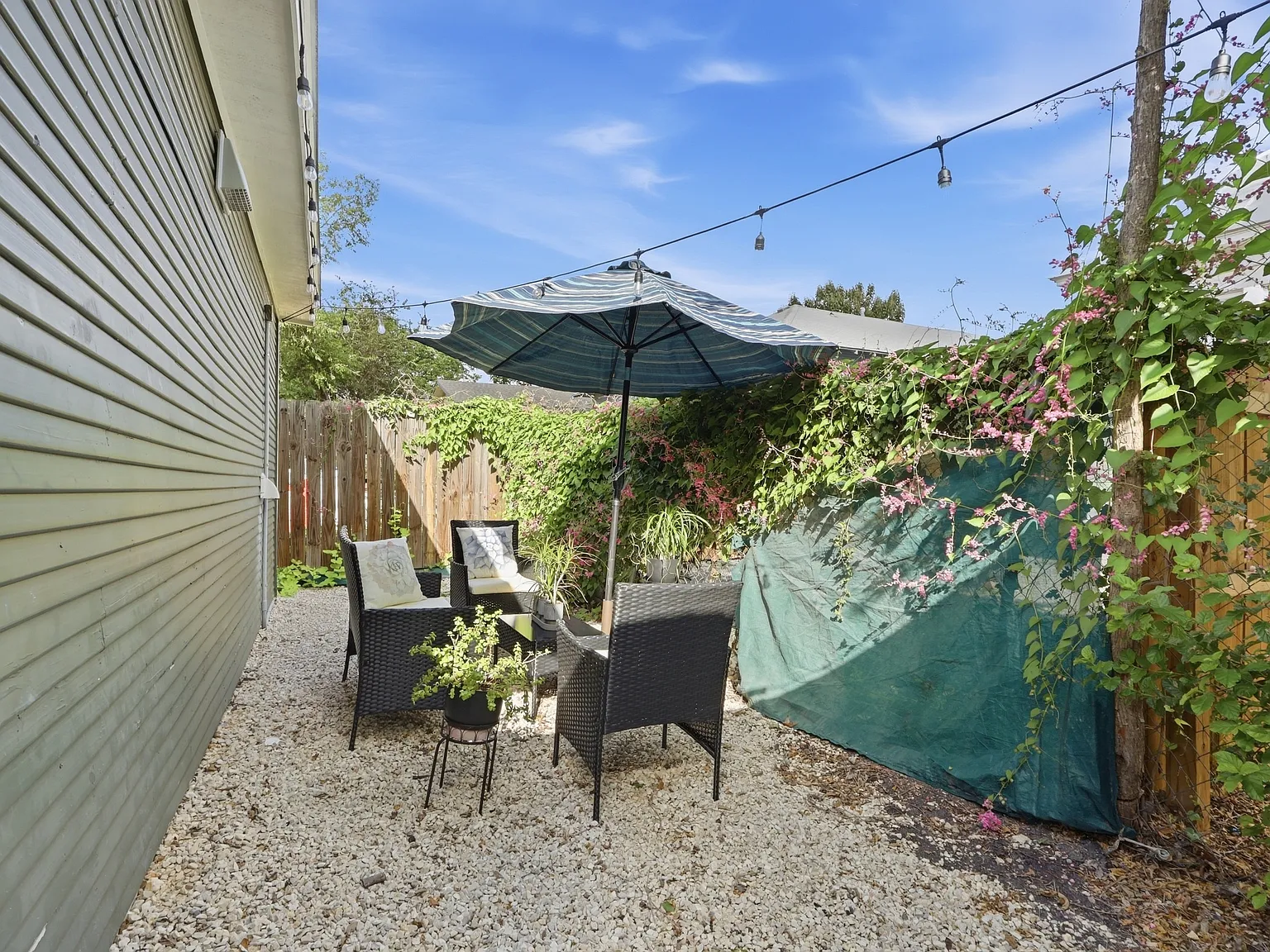 417 Willow St — Photo 2