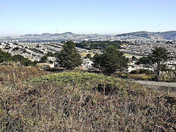 5th image of 773 Skyline Dr