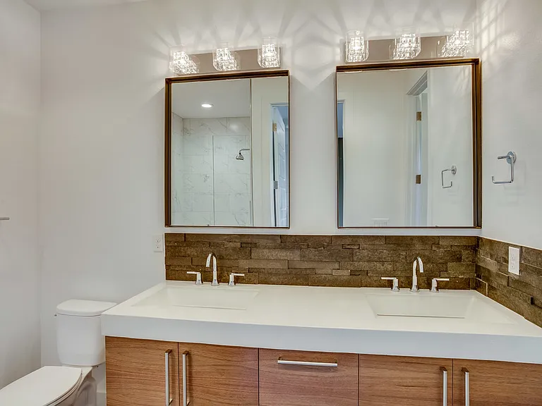 2248 W Powers Ave — Photo 10