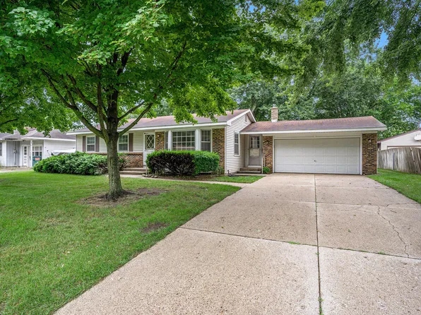 7131 Westwood Dr, Jenison, MI 49428