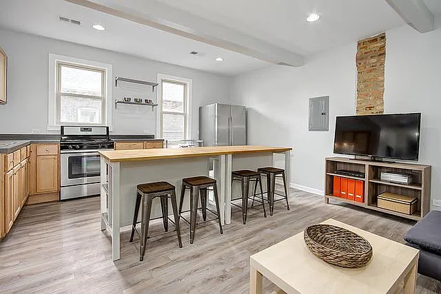 2020 W 18th St #2F — Photo 1