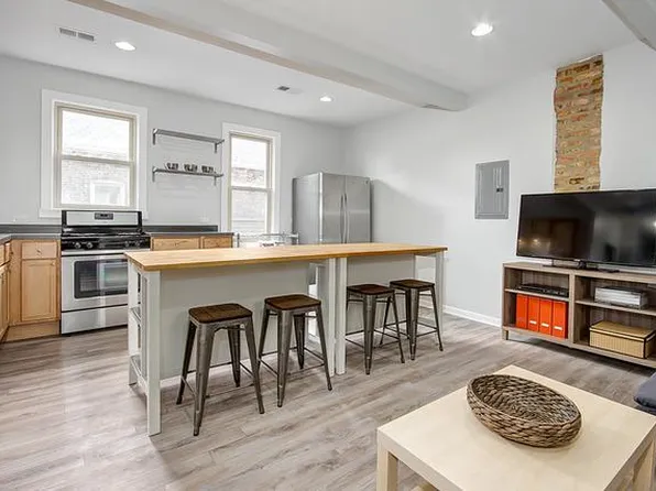 2020 W 18th St APT 2F, Chicago, IL 60608