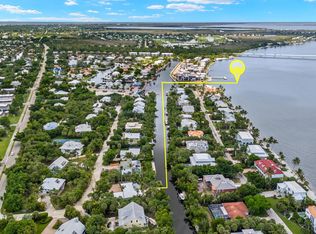 526 N Yachtsman Dr, Sanibel, FL 33957