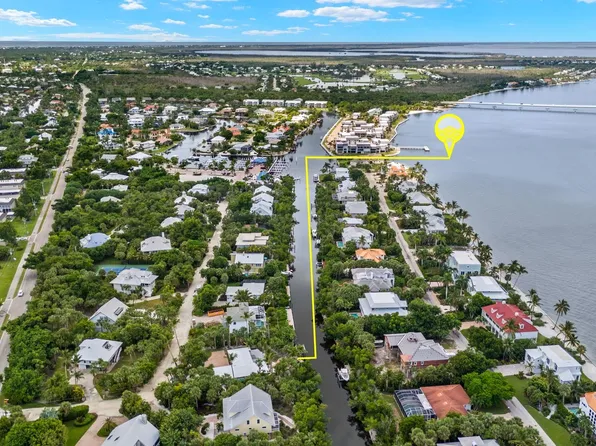 526 N Yachtsman Dr, Sanibel, FL 33957