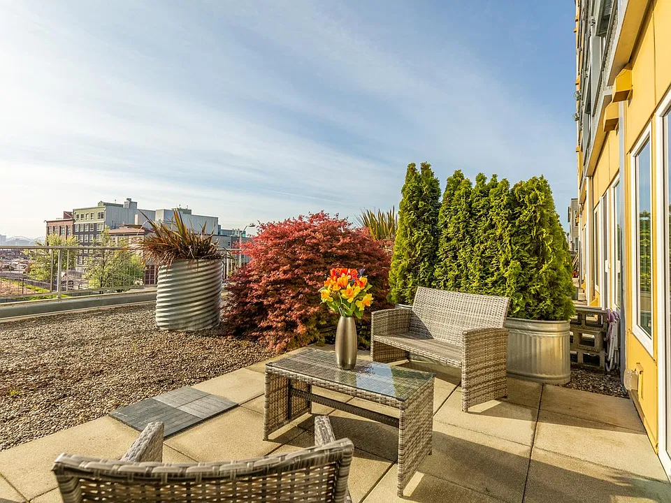 Open sky terrace/patio.