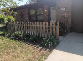 205 W Skyway Dr, Muncie, IN 47303