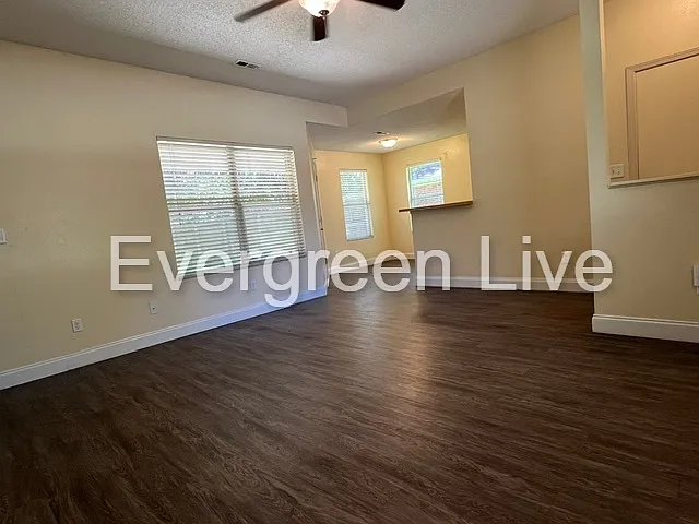105 Viola Ct — Photo 4
