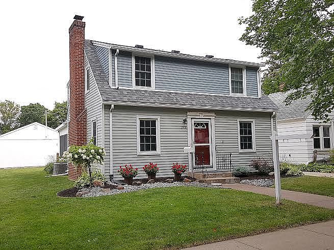 1st image of 253 Bernard St E