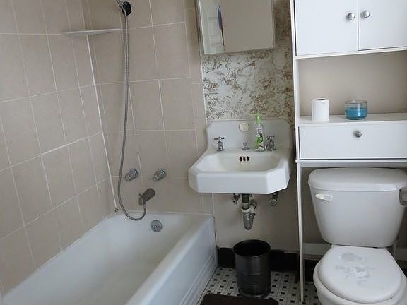 5th image of 7 Beacon Ave #4