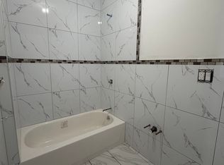 632 S East St, Holyoke, MA 01040