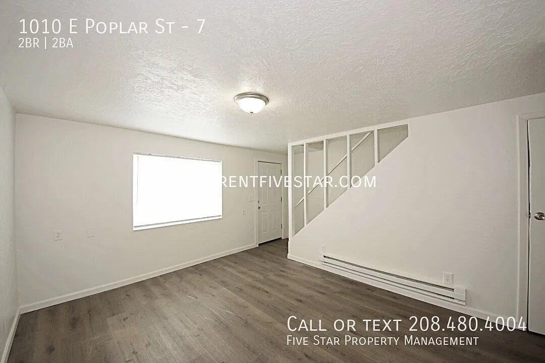 Spacious Ridgeline Townhome Available! — Photo 3