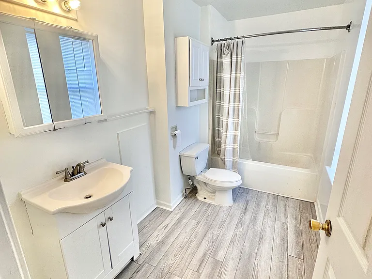 1751 Clara St — Photo 37