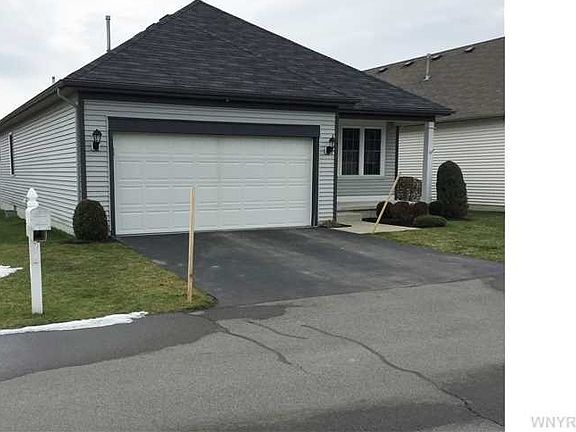 2nd image of 5 Allie Ln